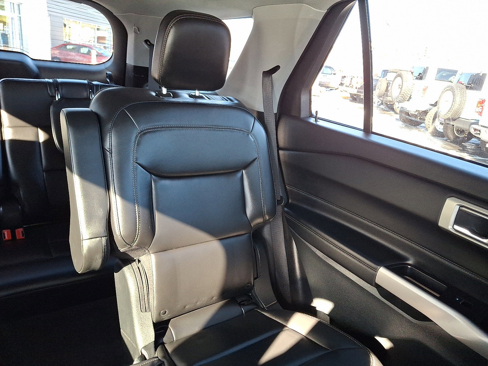 Certified 2022 Ford Explorer XLT w/ Equipment Group 202A image 20