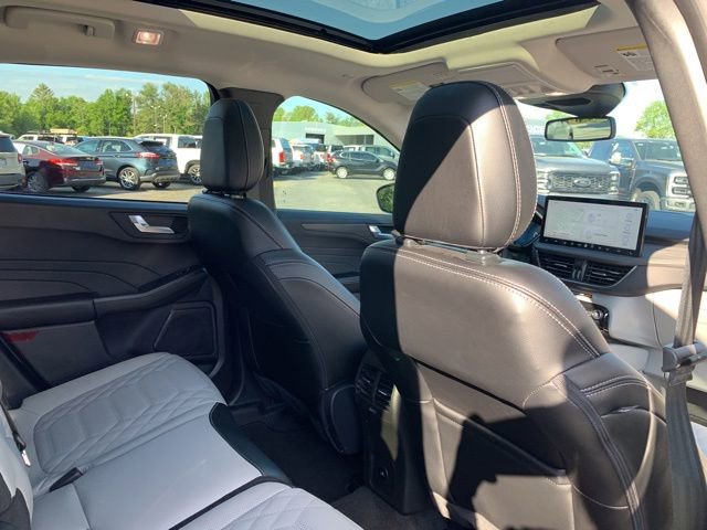 Certified 2024 Ford Escape SE w/ PHEV Premium Package FWD image 14