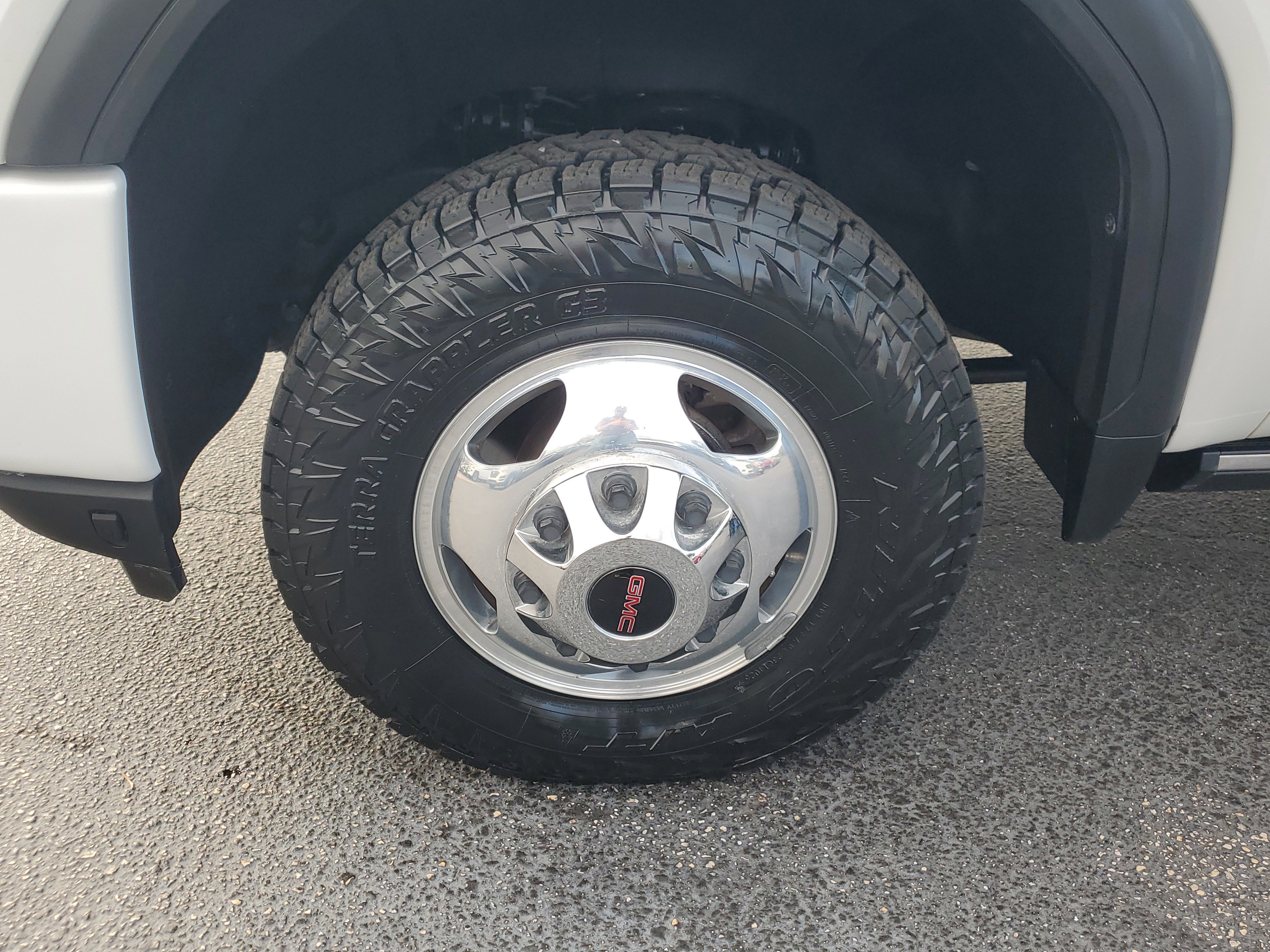 Used 2023 GMC Sierra 3500 Denali w/ Technology Package image 9