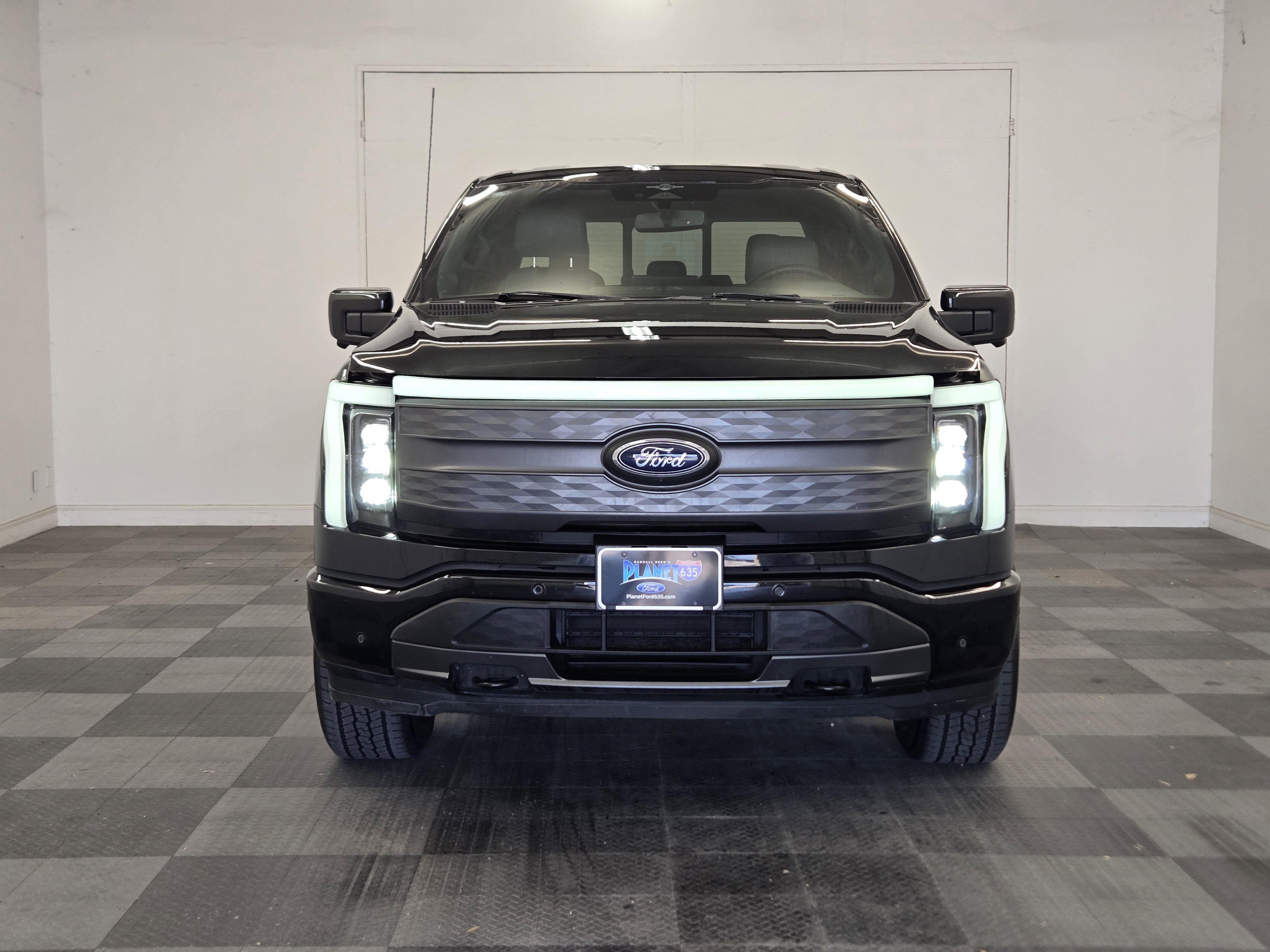 Certified 2023 Ford F150 Lightning Lariat w/ Tow Technology Package video 3