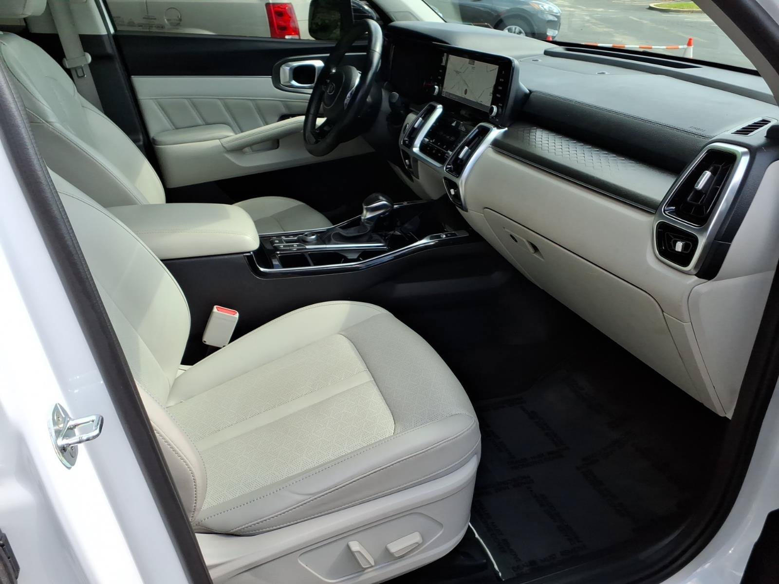 Used 2021 Kia Sorento AWD image 28