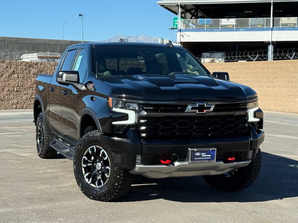 Used 2024 Chevrolet Silverado 1500 ZR2 w/ Technology Package image 3