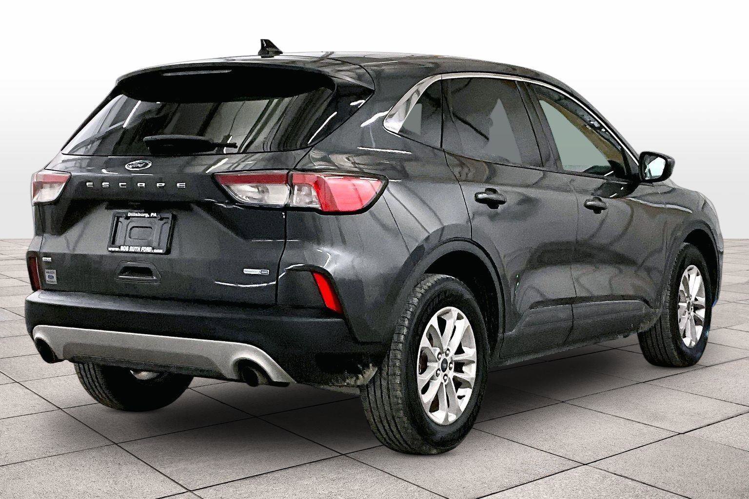 Certified 2020 Ford Escape SE image 11