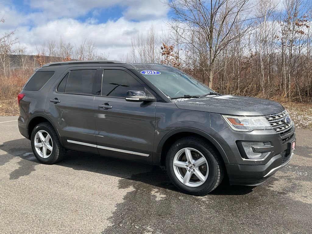Certified 2017 Ford Explorer XLT w/ Equipment Group 202A image 1