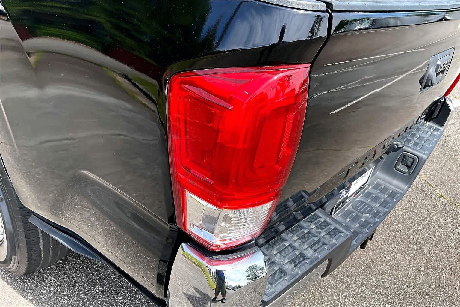 Used 2021 Toyota Tacoma SR5 RWD image 27