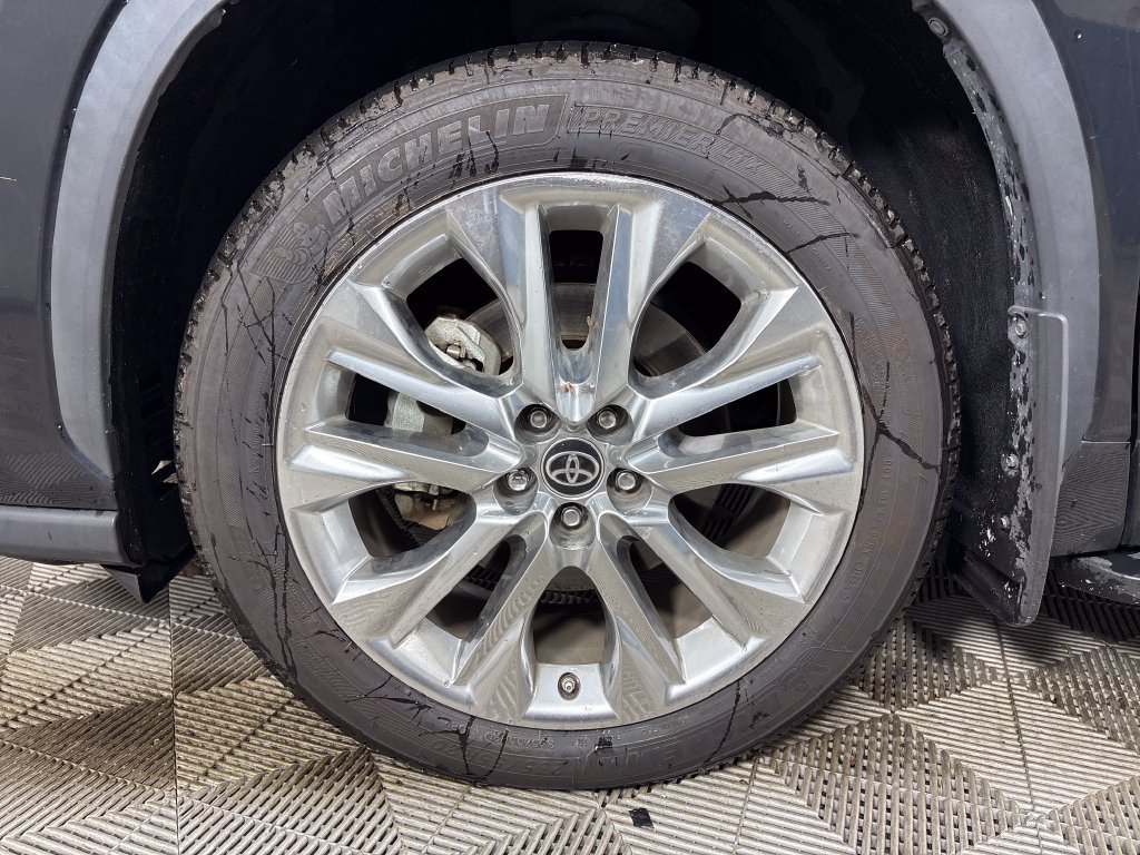 Used 2023 Toyota Highlander Limited AWD/4WD image 14