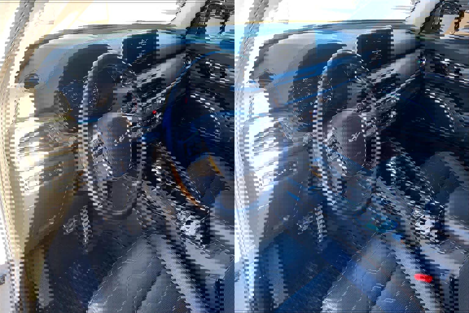 Used 2022 Kia Telluride SX w/ SX Prestige Package image 17