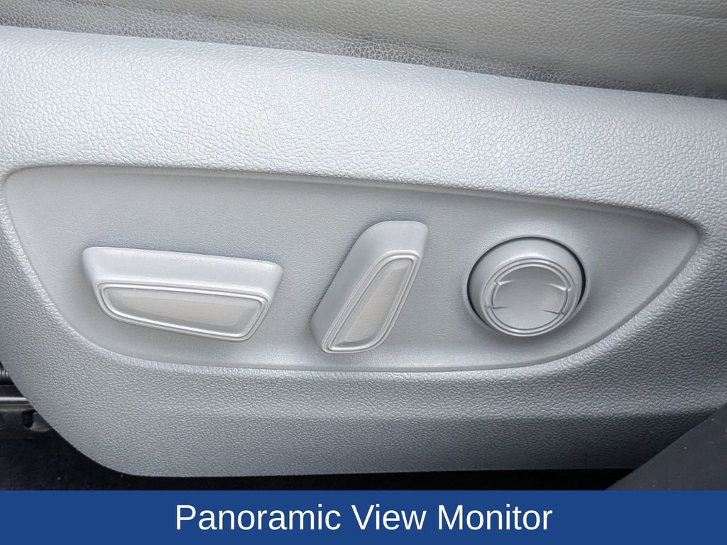 Used 2023 Toyota Highlander Platinum image 15