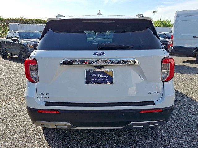 Certified 2022 Ford Explorer XLT w/ Equipment Group 202A AWD/4WD image 23