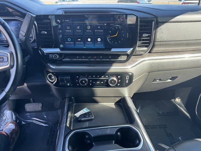 Used 2024 Chevrolet Silverado 2500 LTZ w/ LTZ Convenience Package image 19