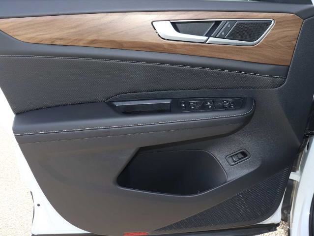 Used 2025 Volkswagen Atlas SE image 19