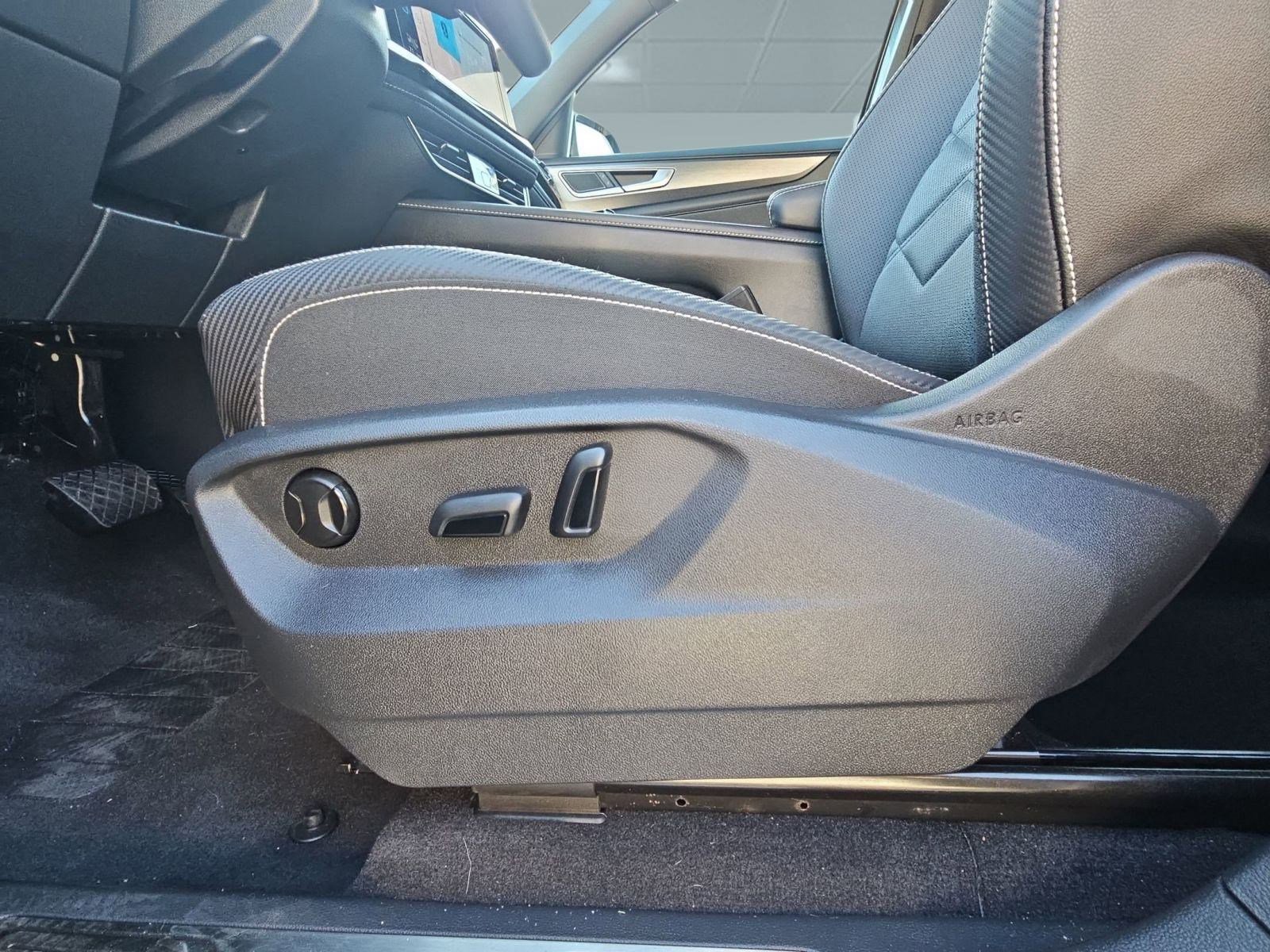 Used 2025 Volkswagen Atlas Cross Sport SE image 14