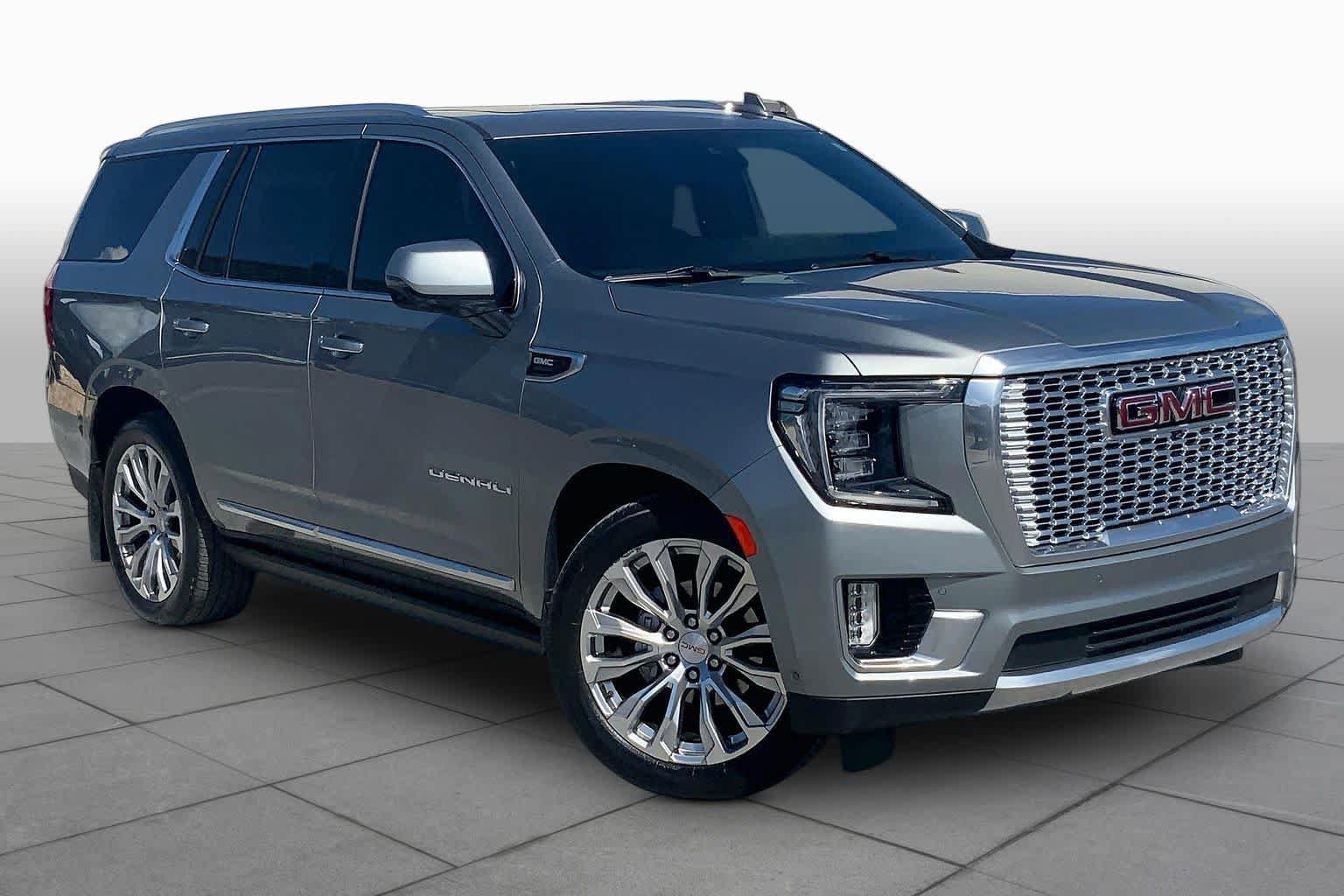 Used 2023 GMC Yukon Denali w/ Denali Reserve Package AWD/4WD image 3