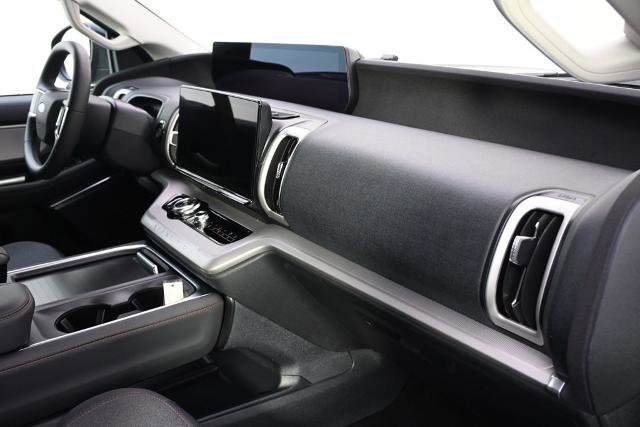 Certified 2025 Ford Expedition Max Active image 14