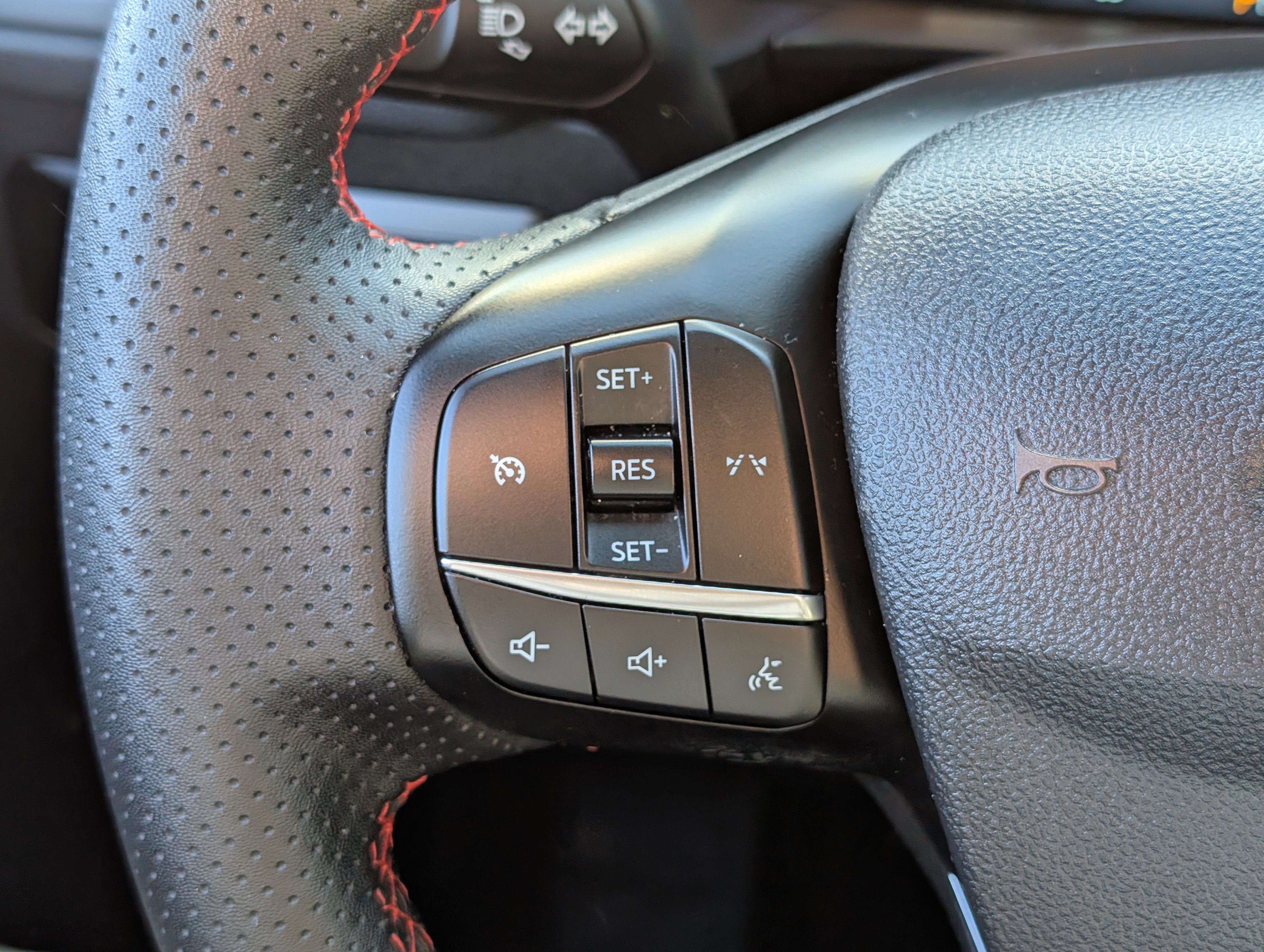 Certified 2025 Ford Escape ST-Line image 22