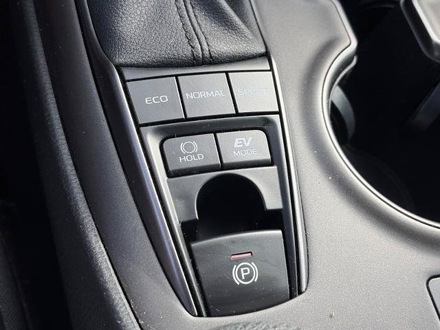 Used 2022 Toyota Camry XSE FWD image 15