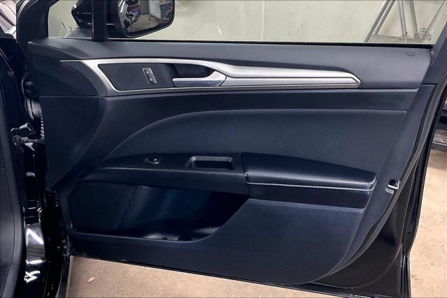 Certified 2019 Ford Fusion SE FWD image 19