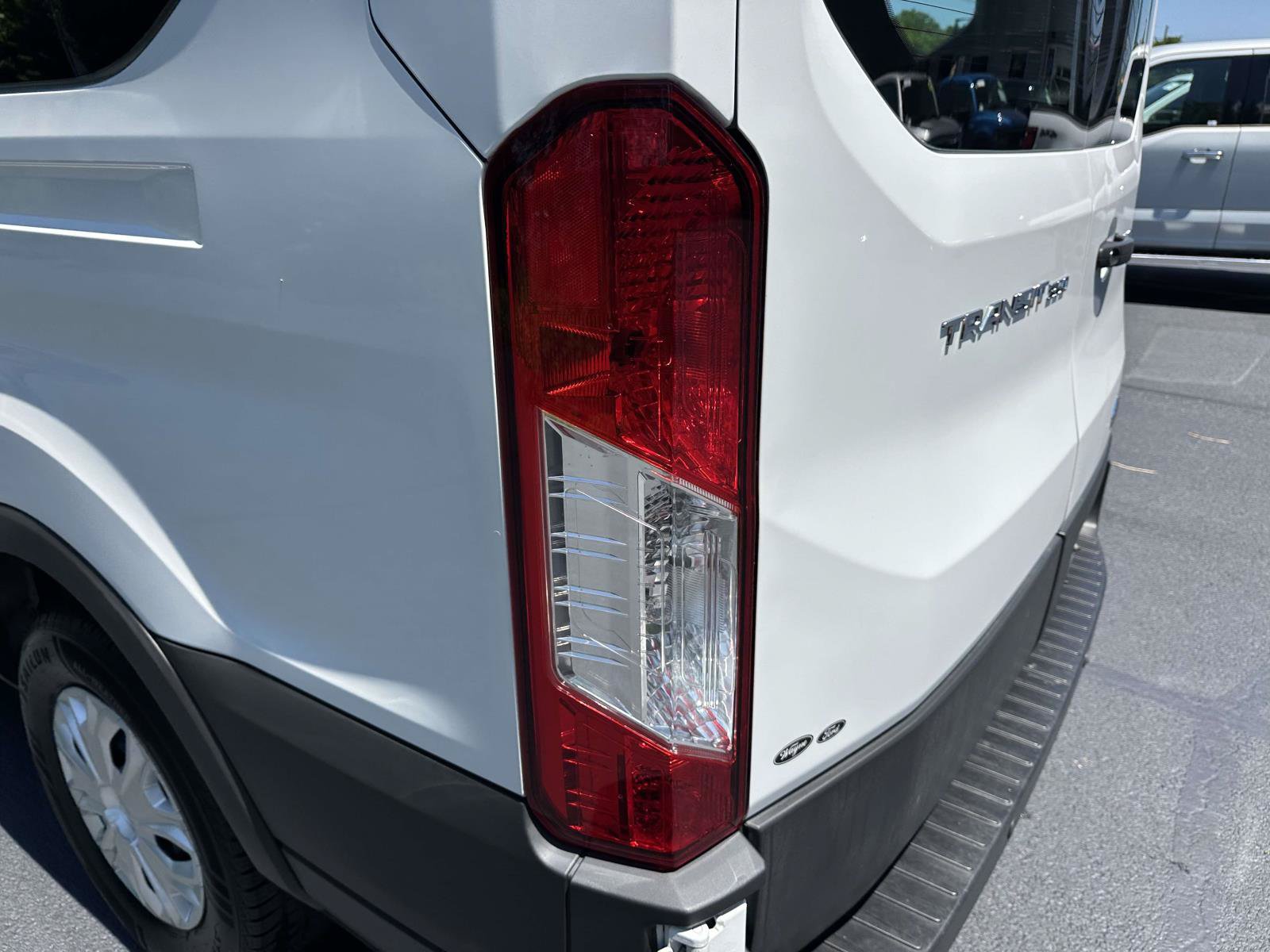 Certified 2023 Ford Transit 350 XLT RWD image 10