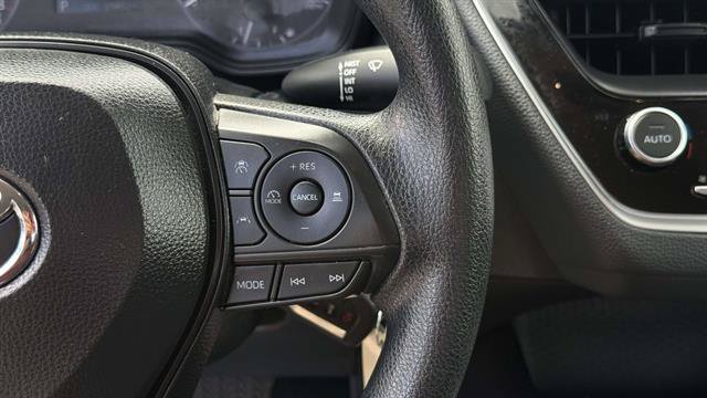 Used 2025 Toyota Corolla LE FWD image 14