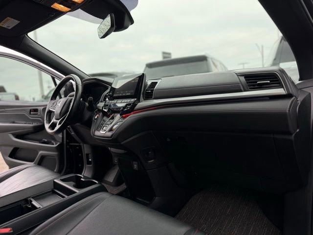 Used 2024 Honda Odyssey Sport image 15