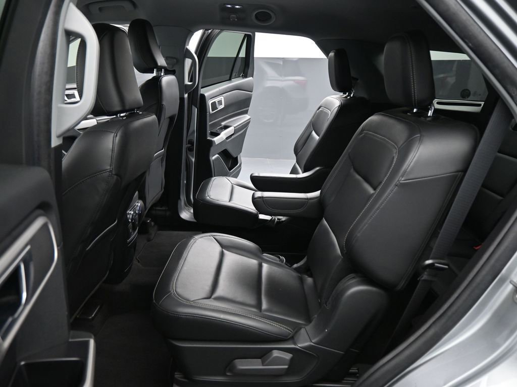 Certified 2022 Ford Explorer XLT w/ Equipment Group 202A image 19