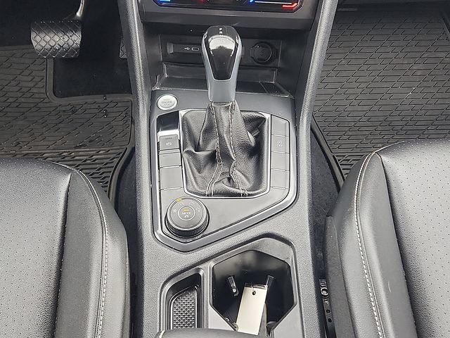 Used 2024 Volkswagen Tiguan SE AWD/4WD image 18