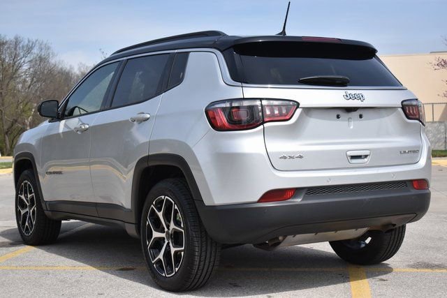 Used 2025 Jeep Compass Limited AWD/4WD image 9