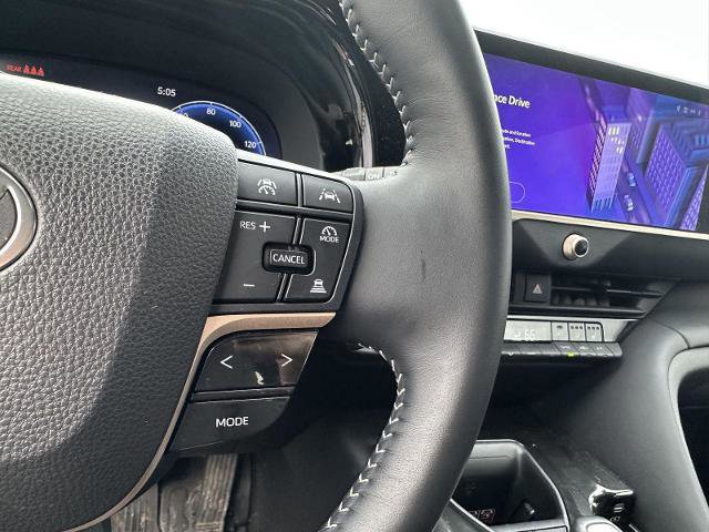 Used 2025 Toyota Crown Signia XLE image 29