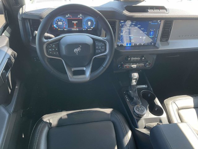 Certified 2025 Ford Bronco Outer Banks AWD/4WD image 3
