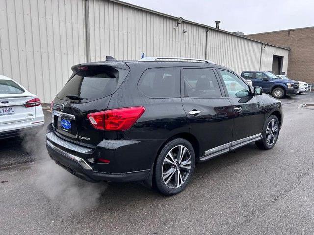 Used 2019 Nissan Pathfinder Platinum image 3