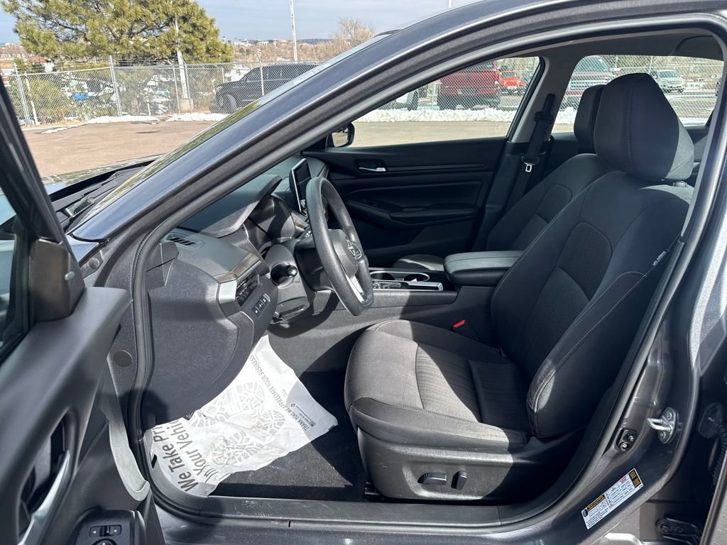 Used 2024 Nissan Altima 2.5 SV image 12