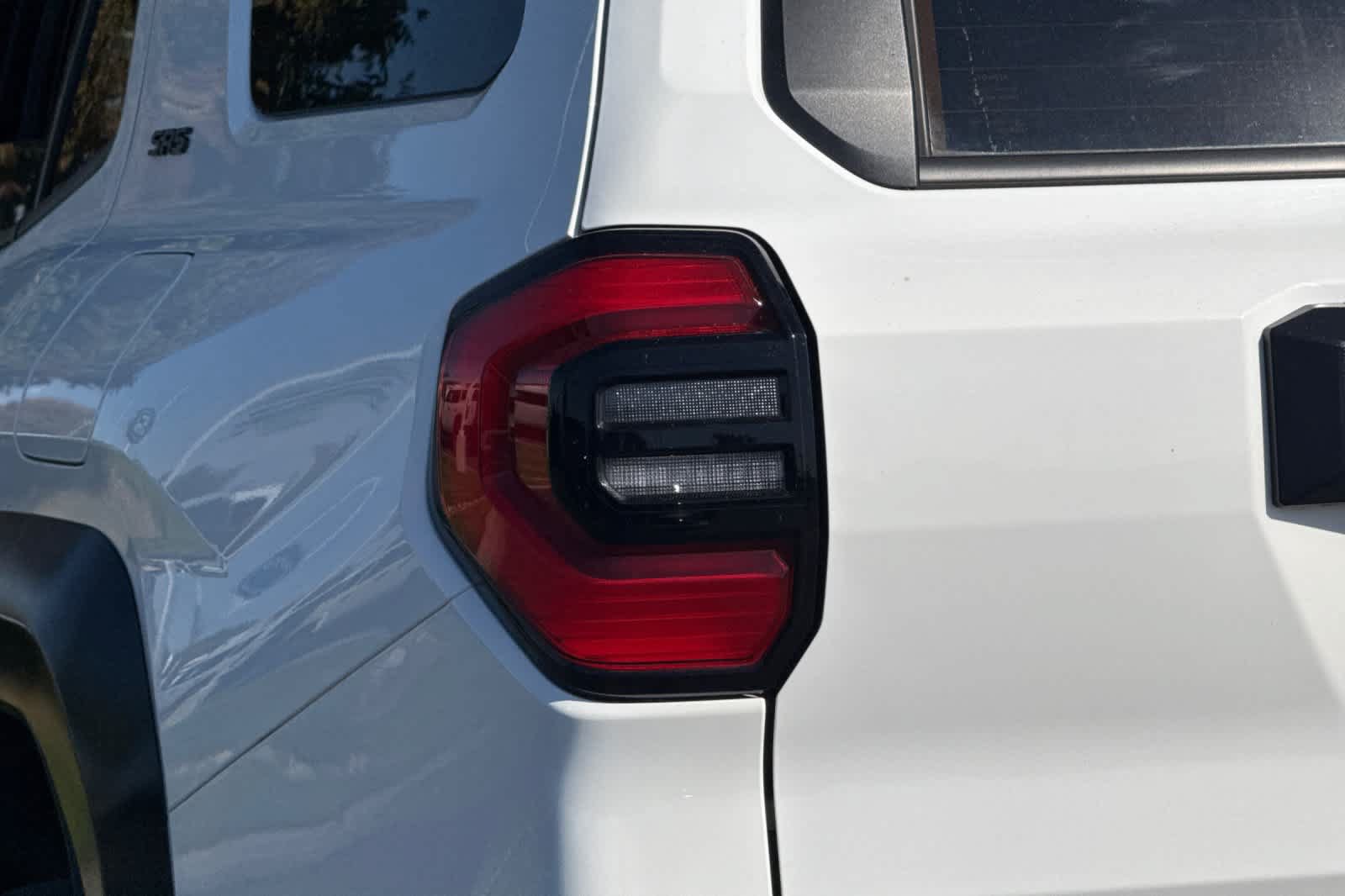 Used 2025 Toyota 4Runner SR5 AWD/4WD image 27