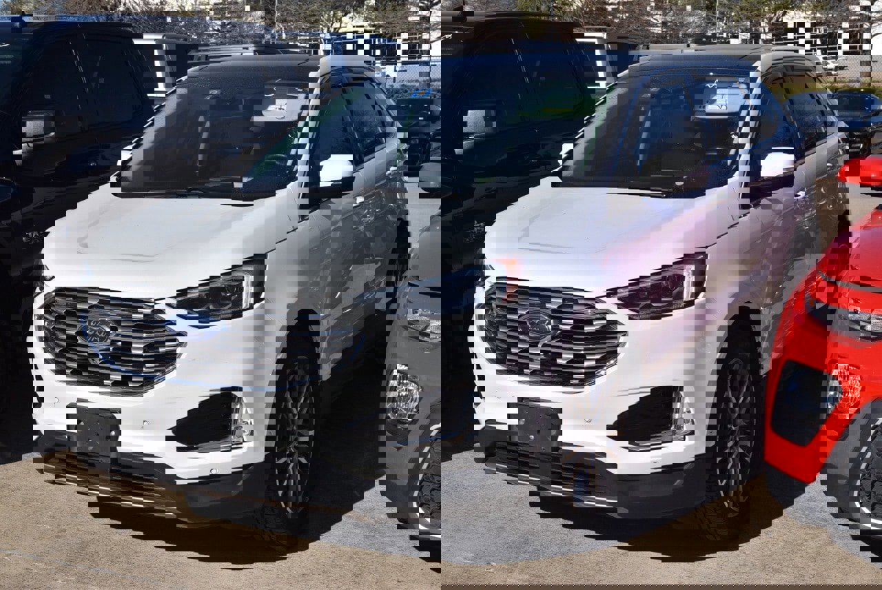 Certified 2021 Ford Edge Titanium w/ Equipment Group 301A image 2