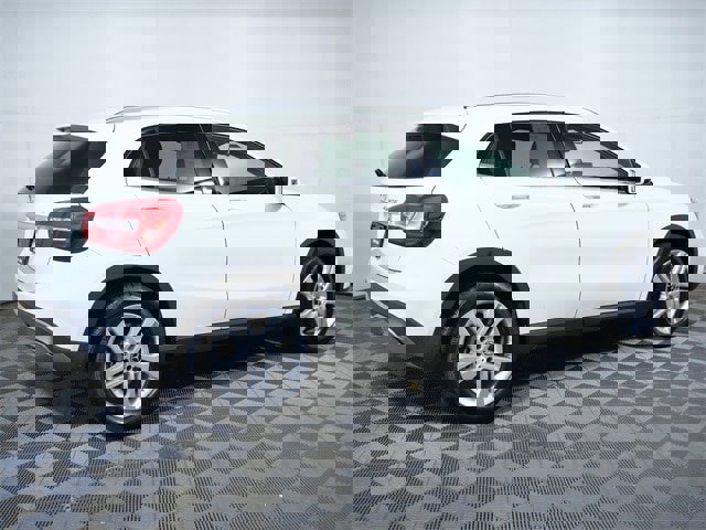 Used 2018 Mercedes-Benz GLA 250 4MATIC image 8