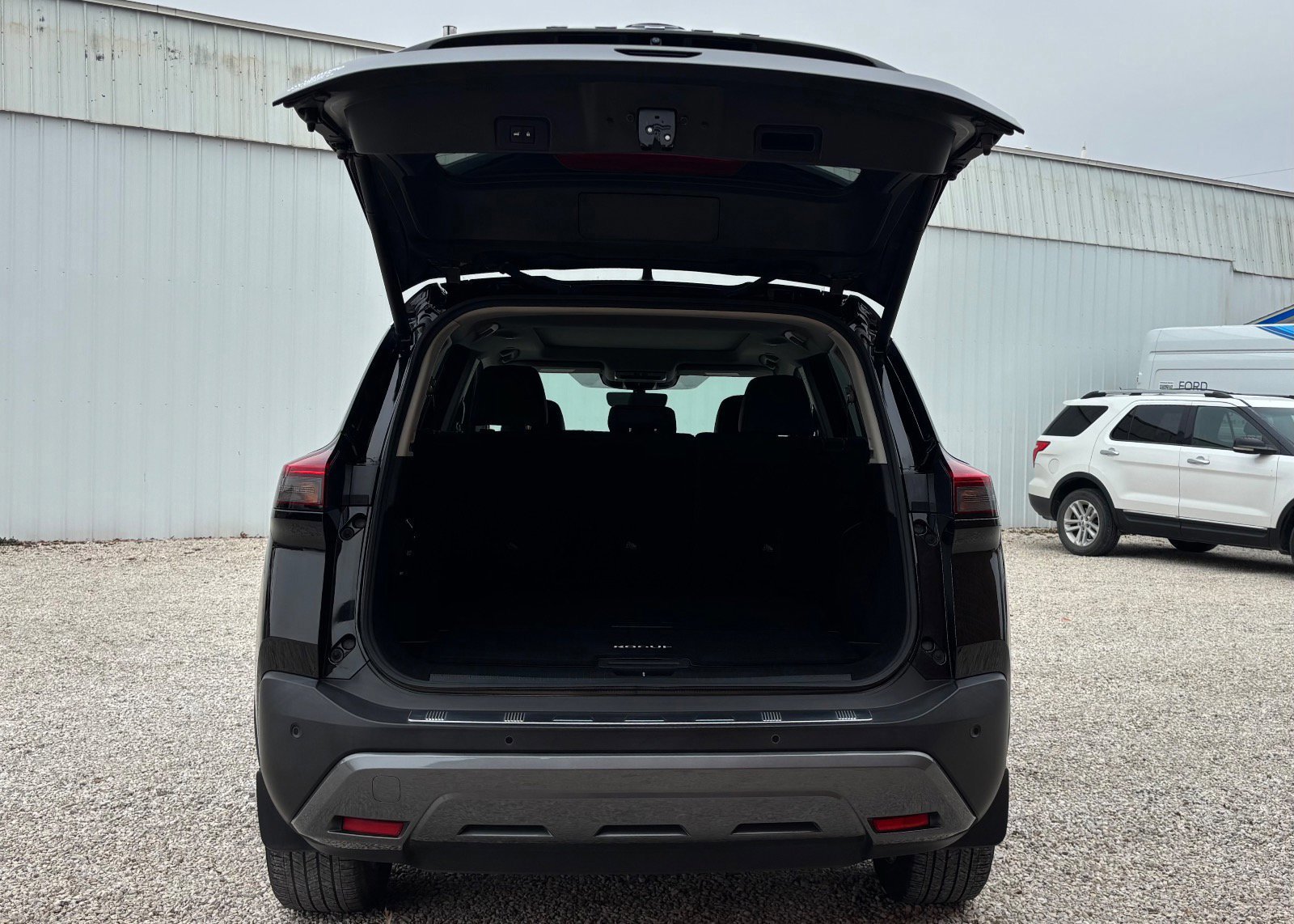 Used 2023 Nissan Rogue SL w/ SL Premium Package image 9