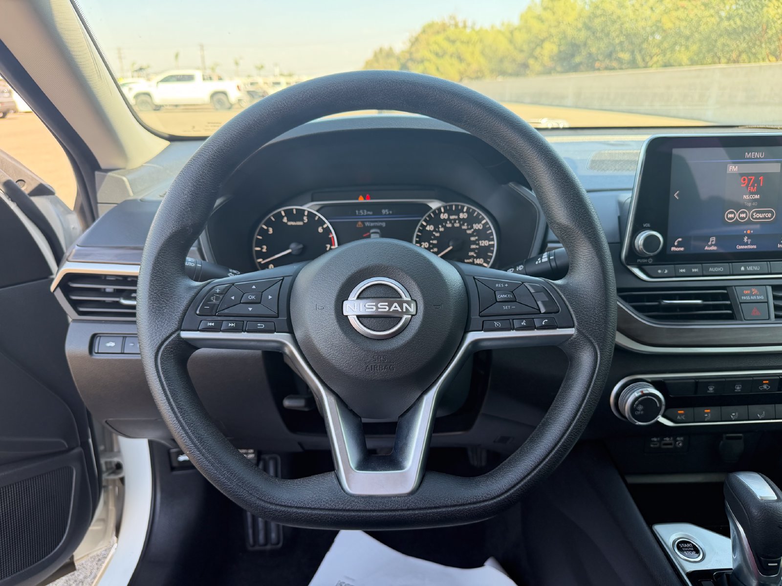 Used 2024 Nissan Altima 2.5 SV FWD image 25