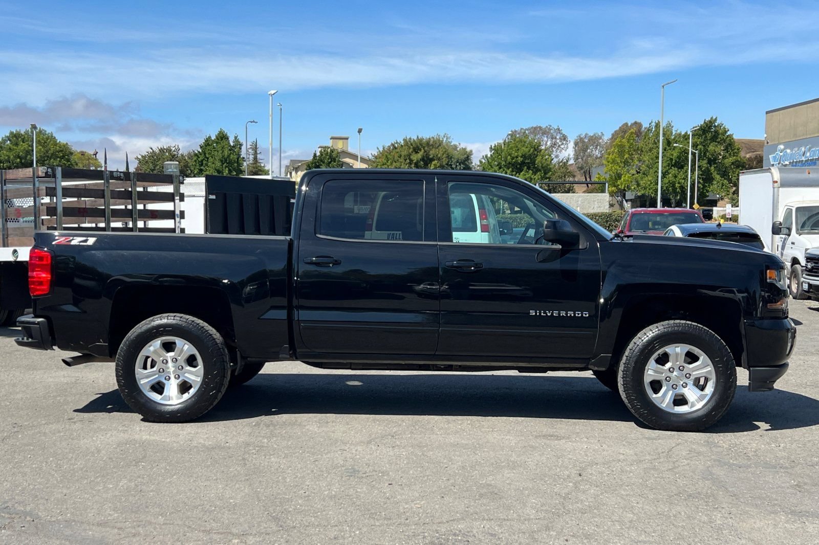 Used 2018 Chevrolet Silverado 1500 LT w/ All Star Edition AWD/4WD image 3