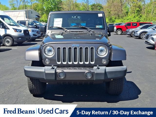 Used 2017 Jeep Wrangler Unlimited Sahara w/ Connectivity Group AWD/4WD image 3