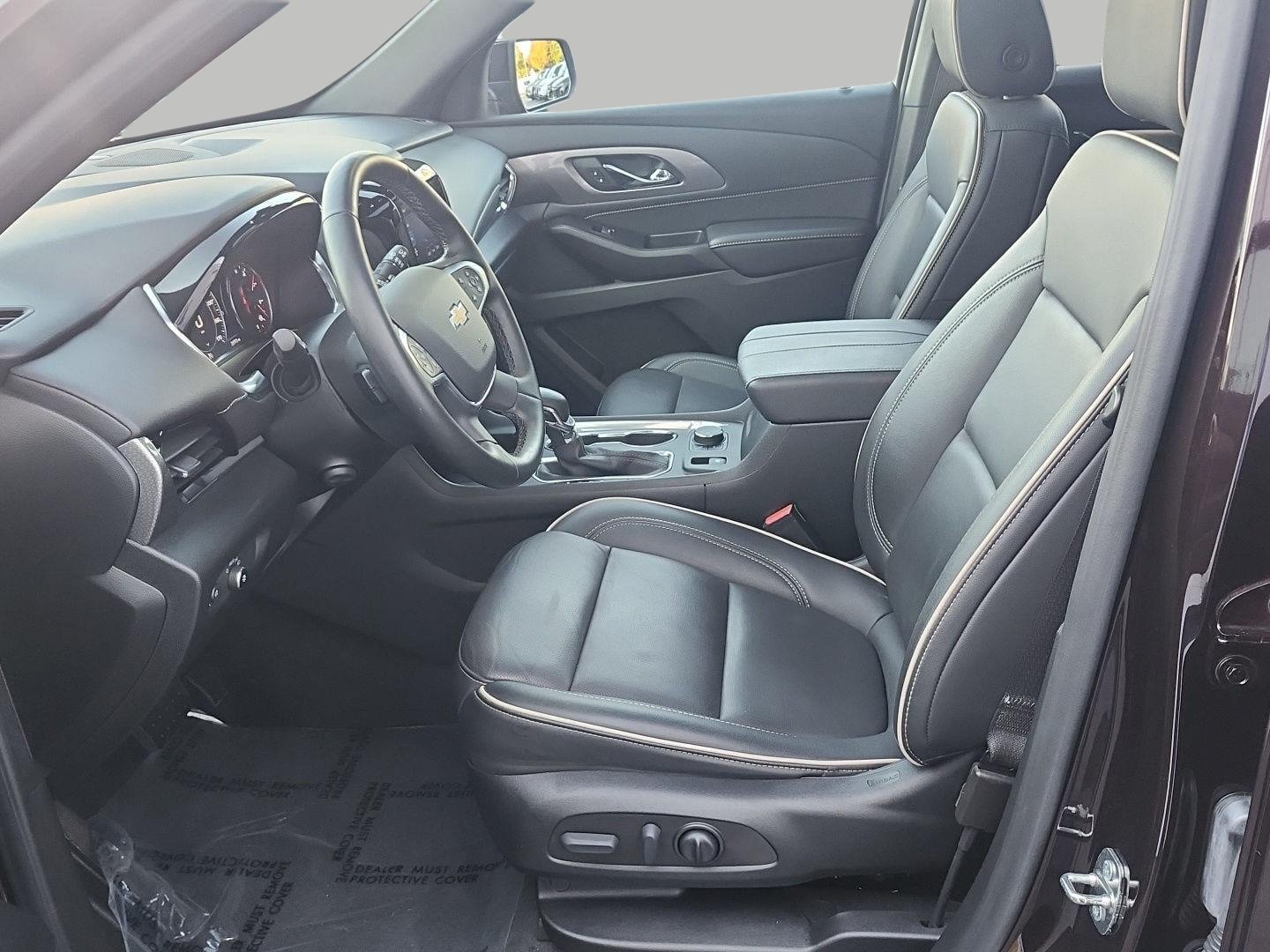 Used 2023 Chevrolet Traverse Premier AWD/4WD image 16