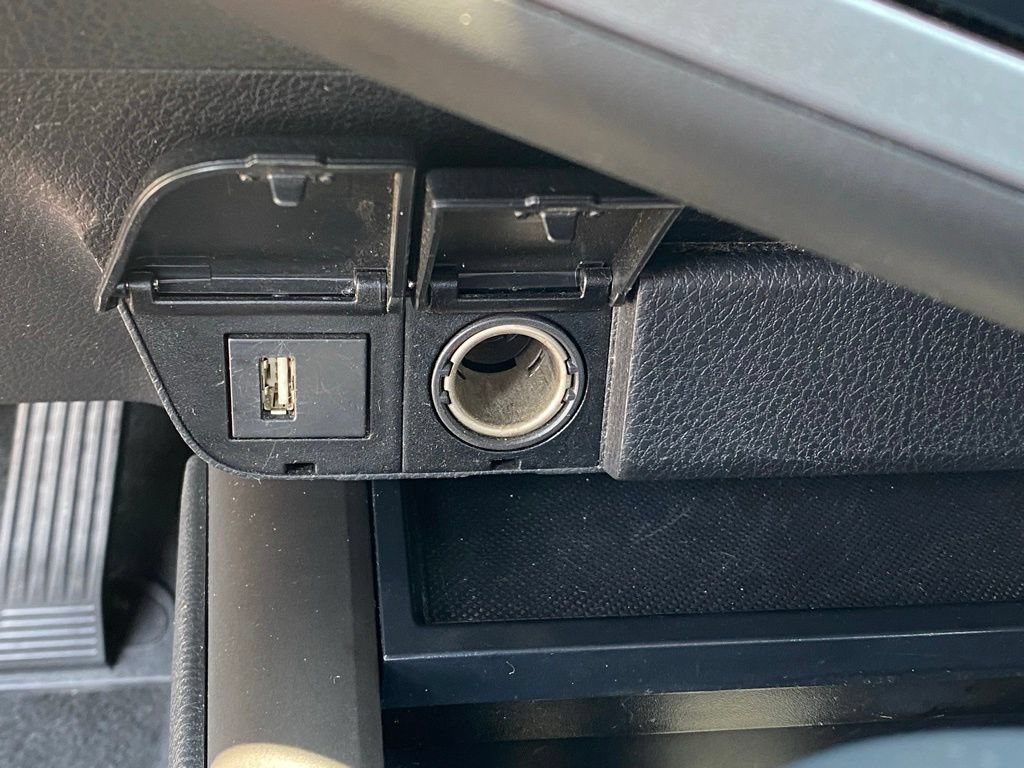 Used 2022 Toyota Camry SE FWD image 18