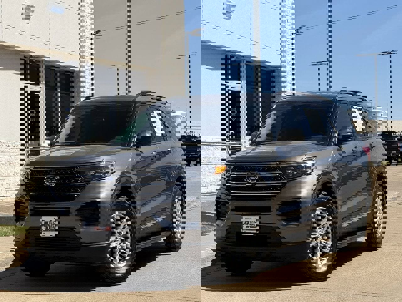 Certified 2024 Ford Explorer XLT image 2