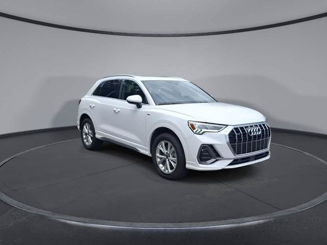 Used 2025 Audi Q3 2.0T Premium AWD/4WD image 2