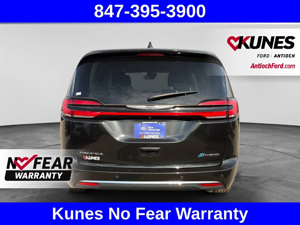 Used 2023 Chrysler Pacifica Touring-L FWD image 9