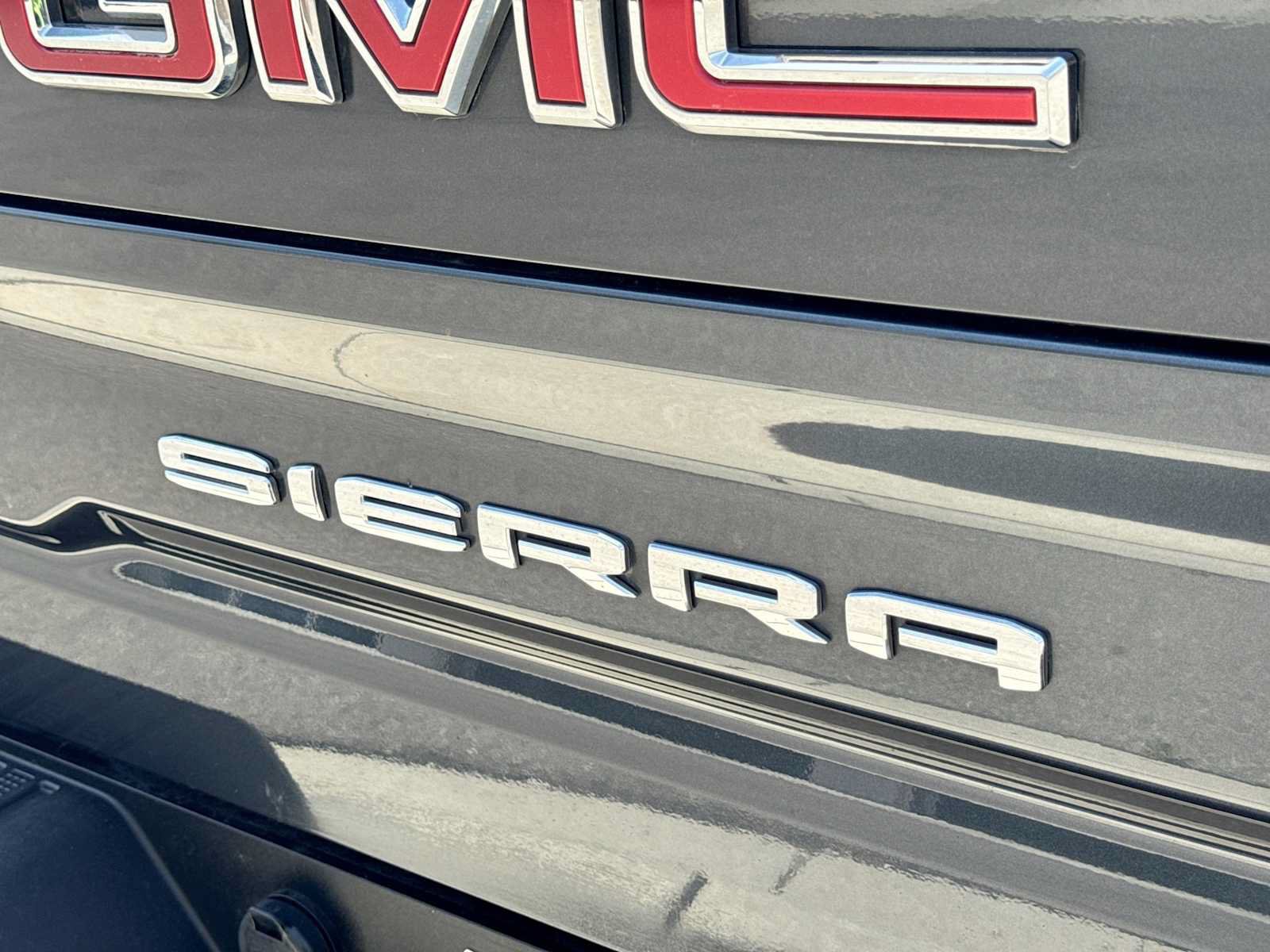 Used 2022 GMC Sierra 1500 AT4 w/ AT4 Preferred Package AWD/4WD image 12