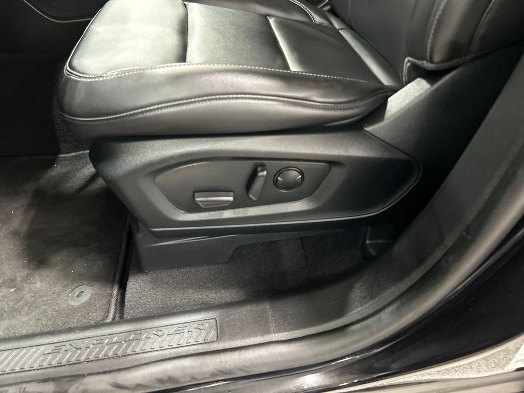 Certified 2023 Ford Explorer XLT w/ Equipment Group 202A AWD/4WD image 12