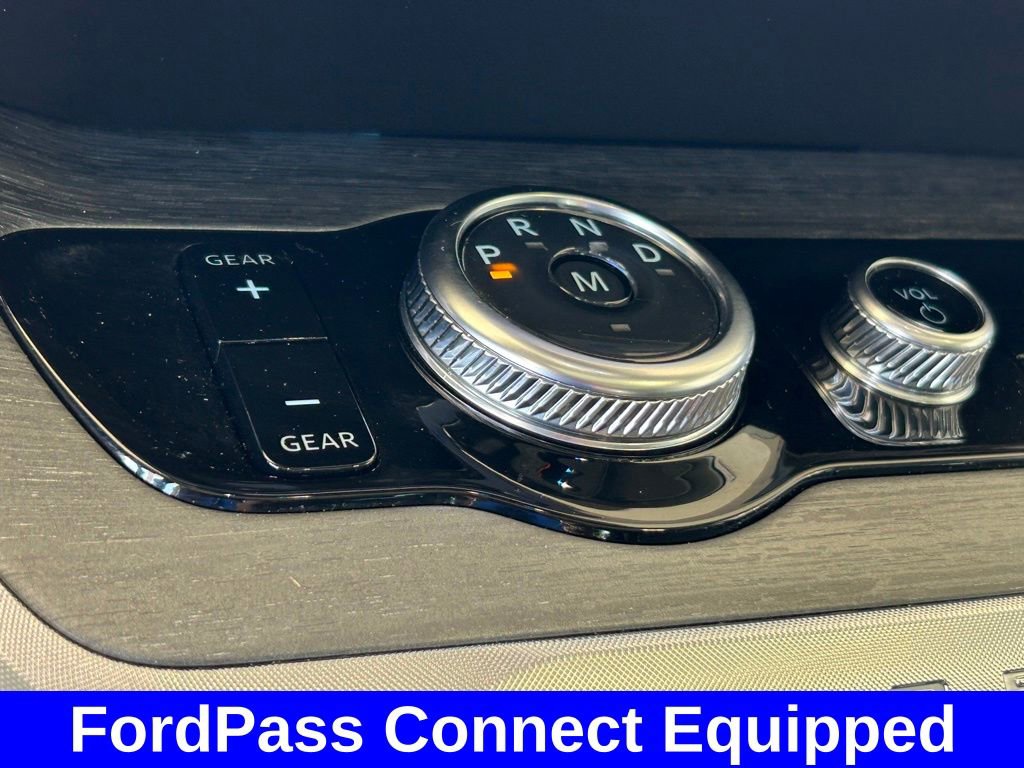 Certified 2025 Ford Expedition Platinum w/ Driver's Package AWD/4WD image 15