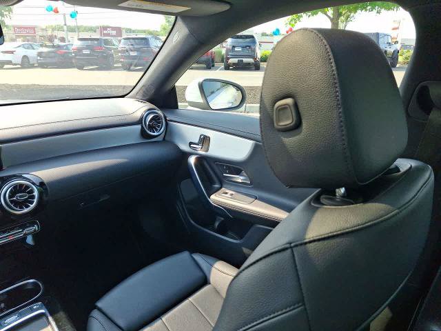 Used 2025 Mercedes-Benz CLA 250 image 11