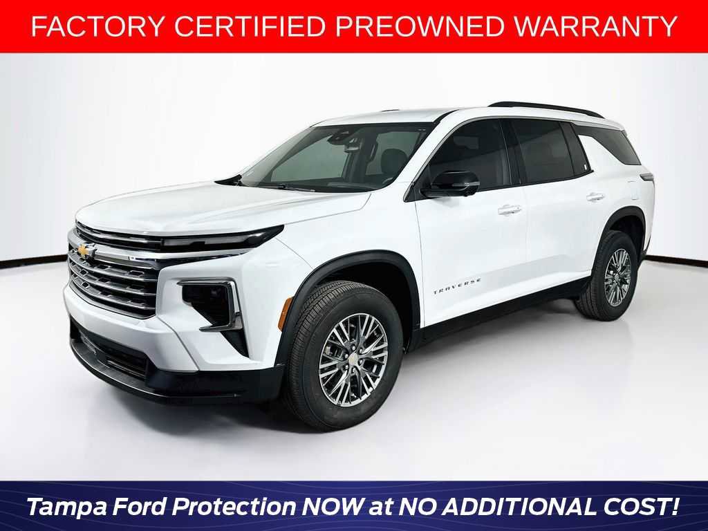 Used 2025 Chevrolet Traverse LT w/ Driver Confidence Package