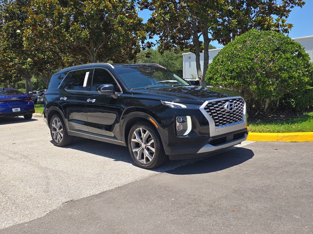 Used 2022 Hyundai Palisade SEL w/ Premium Package FWD image 2