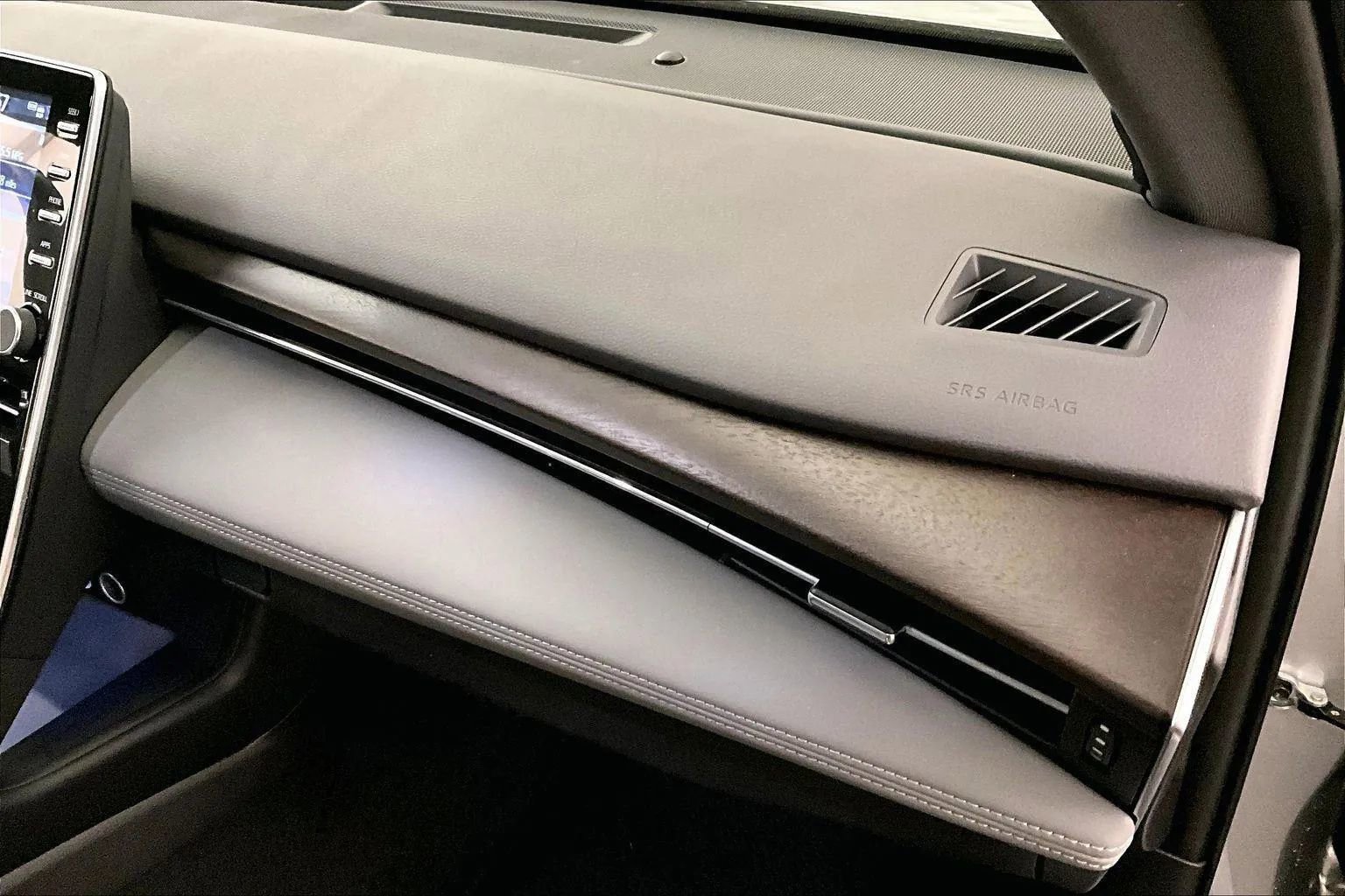 Used 2022 Toyota Avalon Limited w/ Advanced Safety Package image 15